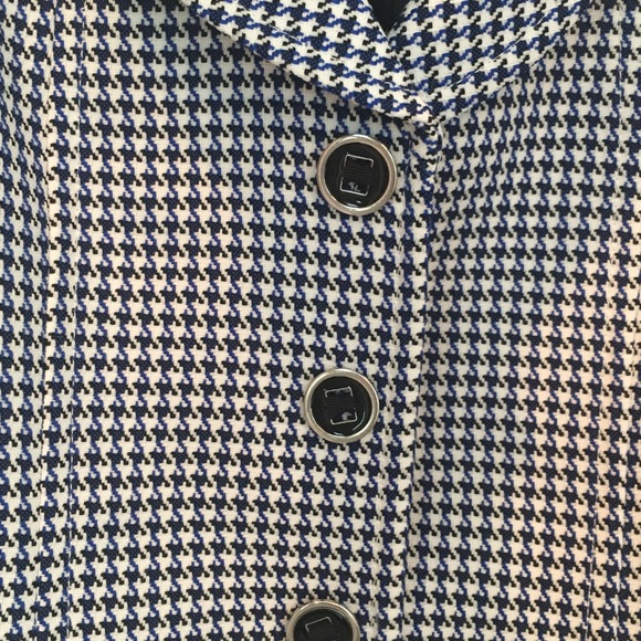 Tahari blue and white houndstooth 12P blazer - Picture 4 of 4